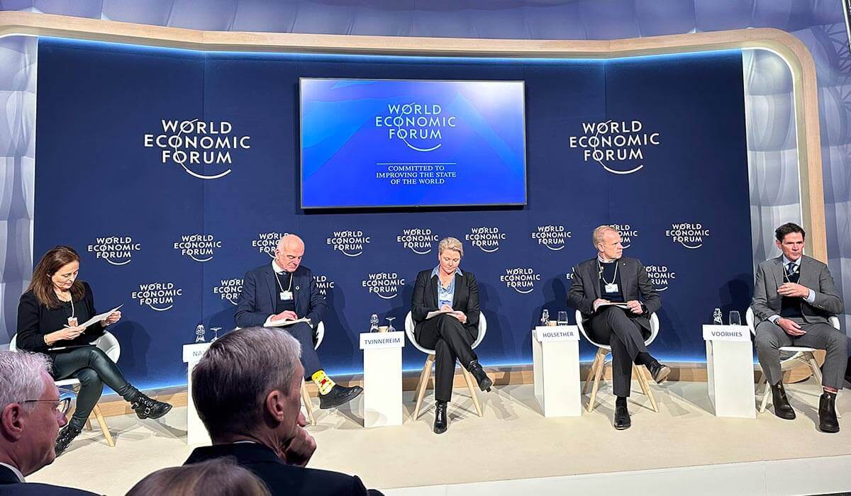 5 panelists at the World Economic Forum
